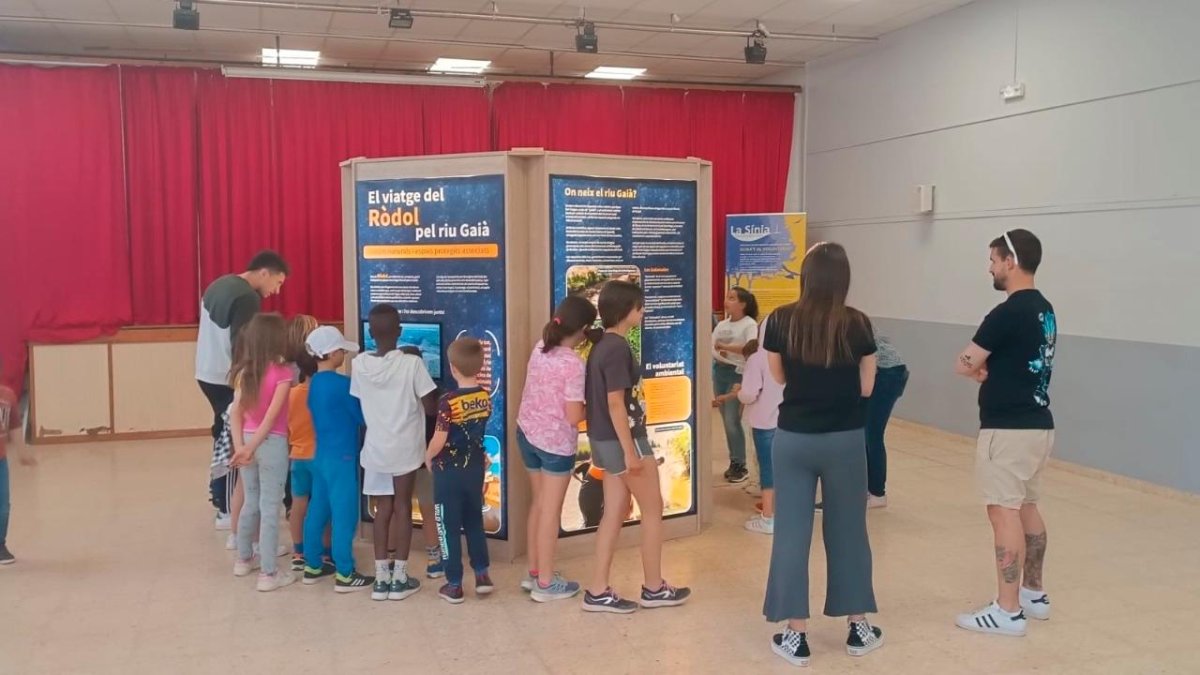 Exposició "Juga, riu, rol"
