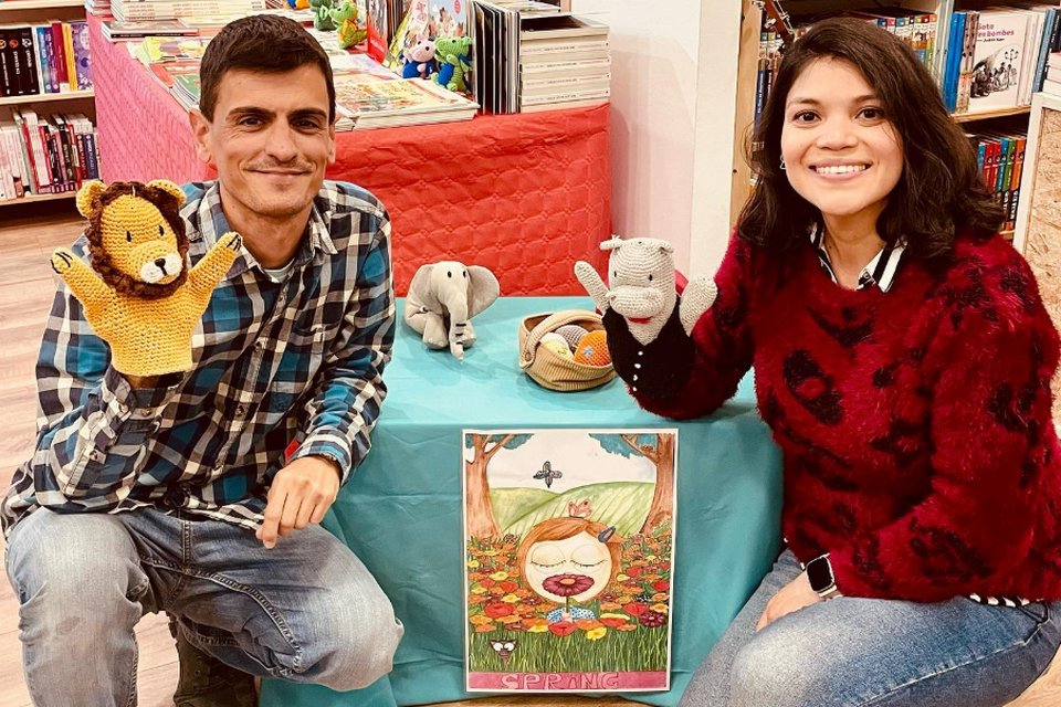 Story Session: "Tell Me a Christmas"